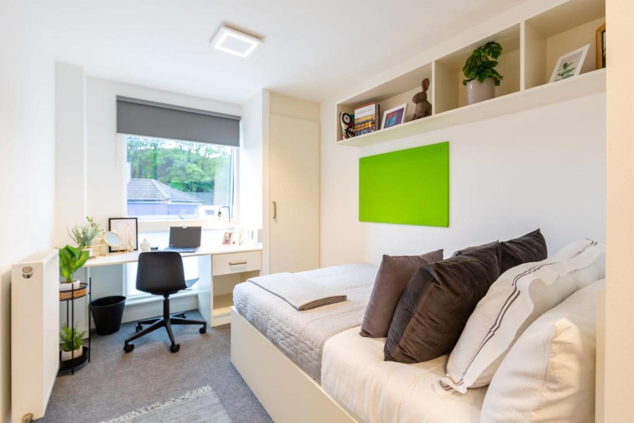 Ensuite Bedrooms With Shared Kitchen At Hollingbury House In Brighton ภายนอก รูปภาพ