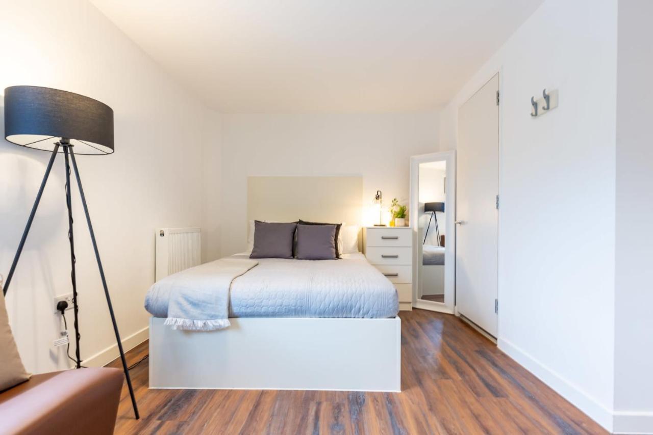 Ensuite Bedrooms With Shared Kitchen At Hollingbury House In Brighton ภายนอก รูปภาพ
